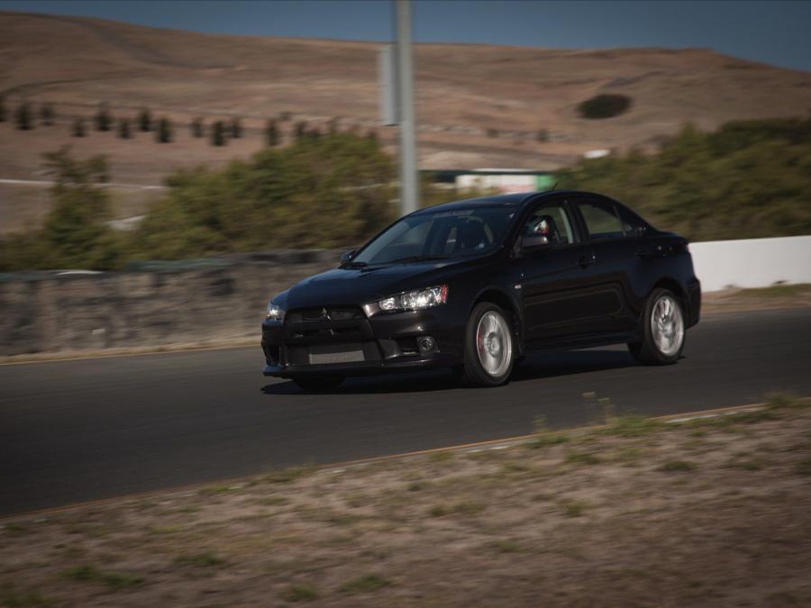  Mitsubishi Lancer Evolution X SE 2009 года  (US) (фото 3 из 11)